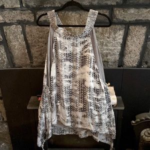 8 for $8 100 %SILK XL ladies shark tooth top